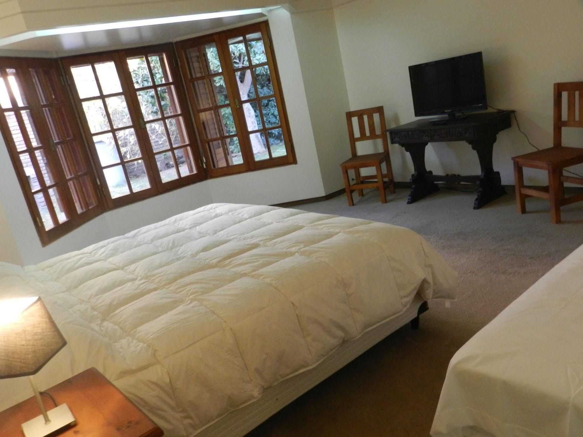 La Casona Del Rio Hotel Neuquen Luaran gambar