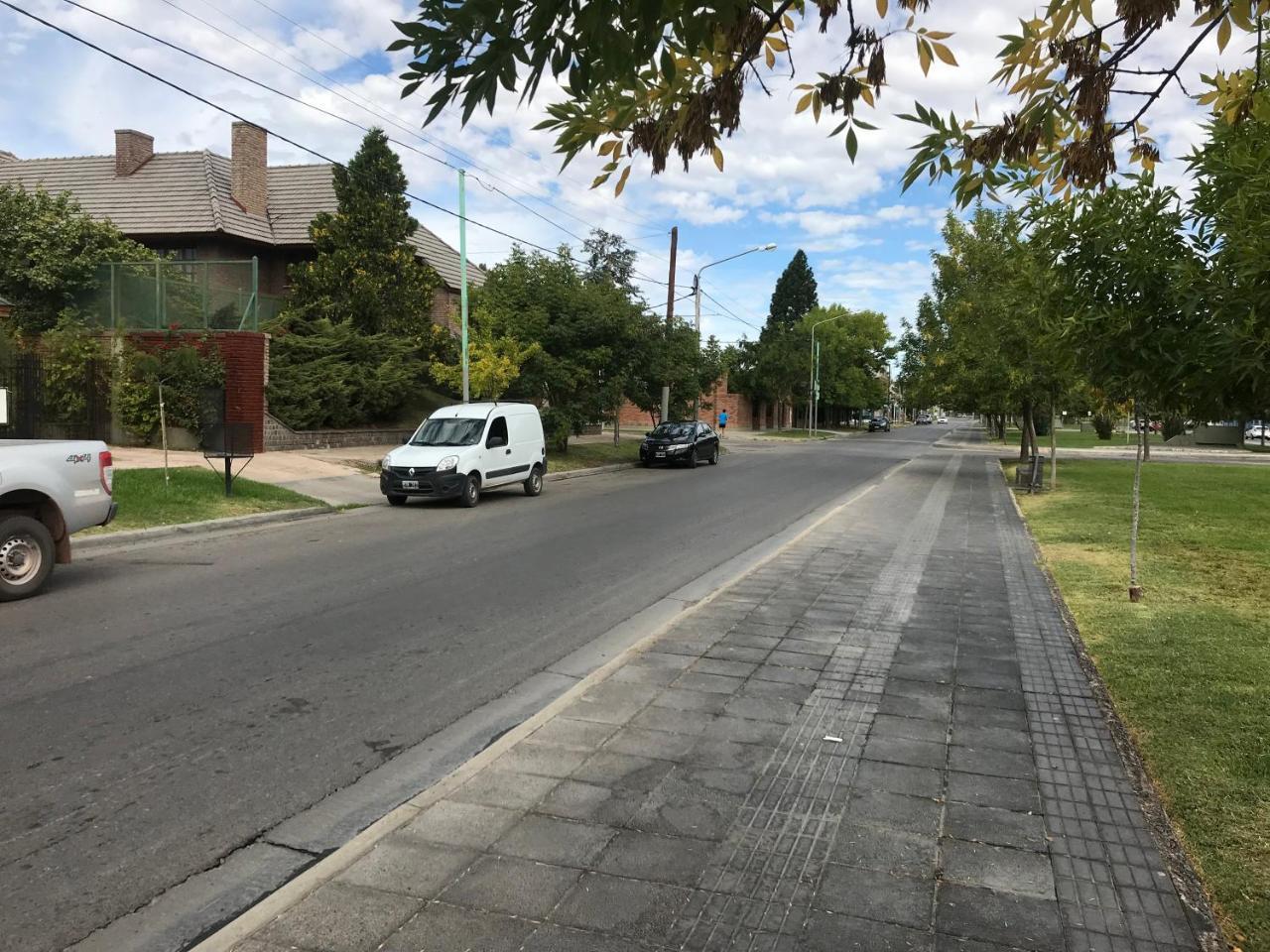 La Casona Del Rio Hotel Neuquen Luaran gambar